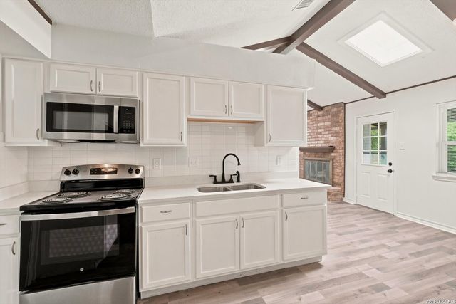 502 Moorside, Windcrest, TX 78239