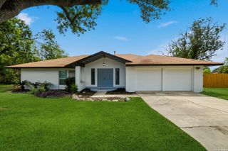 502 Moorside, Windcrest, TX 78239