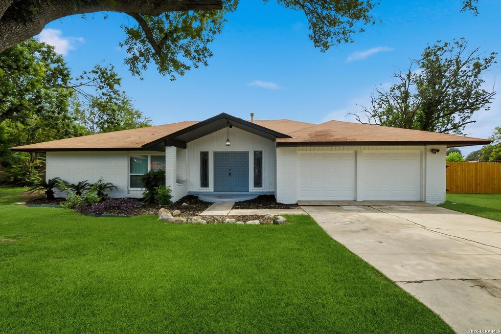 502 Moorside, Windcrest, TX 78239