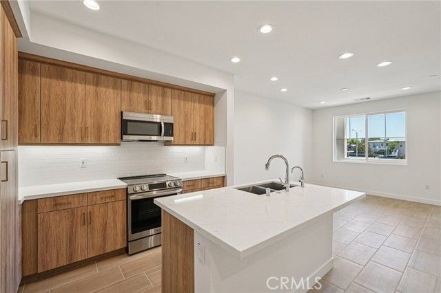 145 N First Avenue, Upland, CA 91786