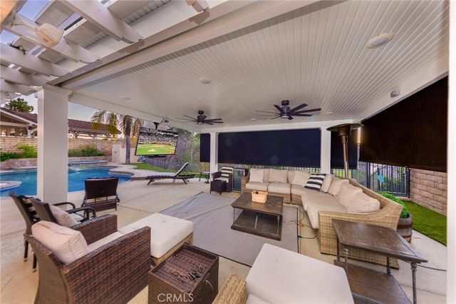 22324 Circle J Ranch Road, Saugus, CA 91350