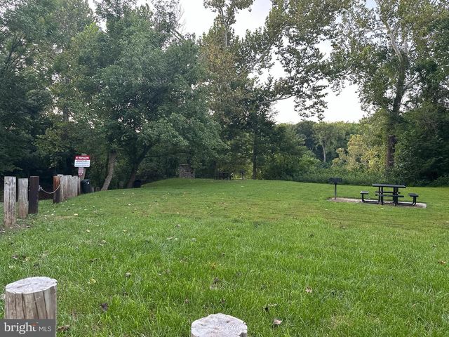 80 POPLAR VIEW RD, Front Royal, VA 22630