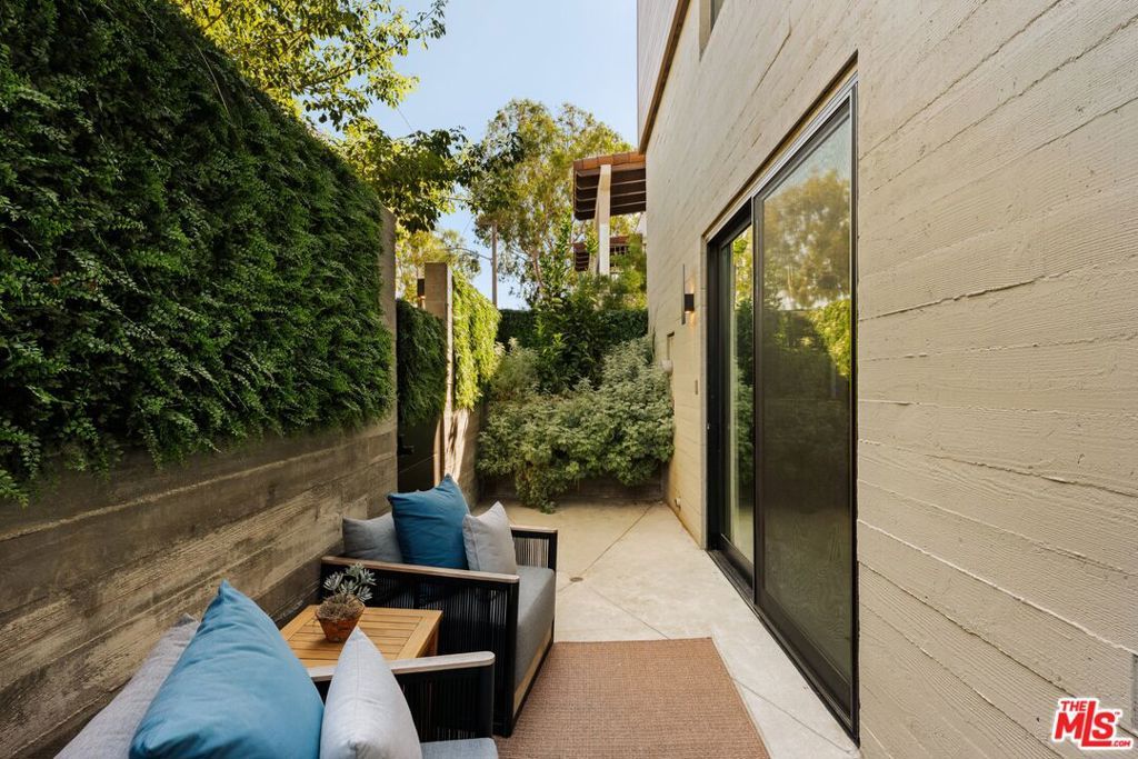917 Hilldale Avenue, West Hollywood, CA 90069 — photo 5