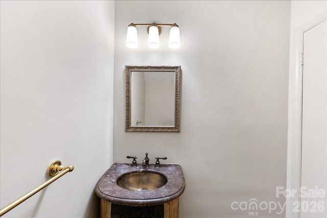 3500 Colony Road J, Charlotte, NC 28211