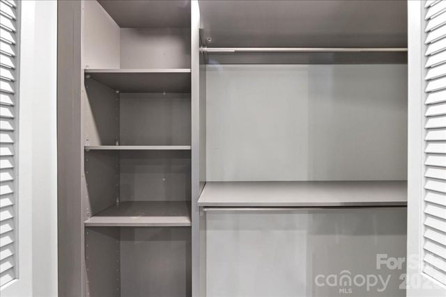 3500 Colony Road J, Charlotte, NC 28211