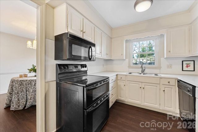 3500 Colony Road J, Charlotte, NC 28211