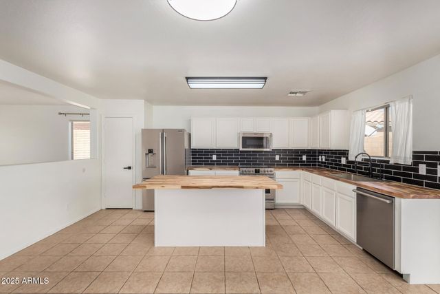 7287 S SUNRISE Way, Buckeye, AZ 85326