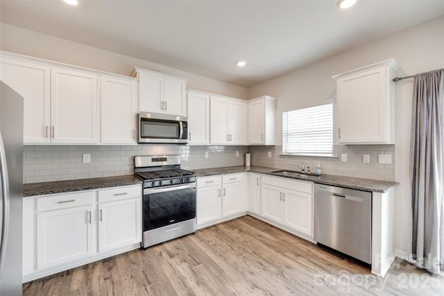3513 Sycamore Crossing Court, Mount Holly, NC 28120