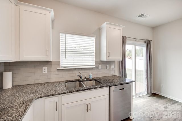 3513 Sycamore Crossing Court, Mount Holly, NC 28120