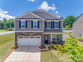 3513 Sycamore Crossing Court, Mount Holly, NC 28120