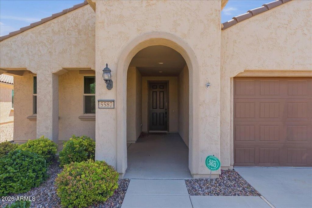 5587 W CINDER BROOK Way, Florence, AZ 85132 — photo 2