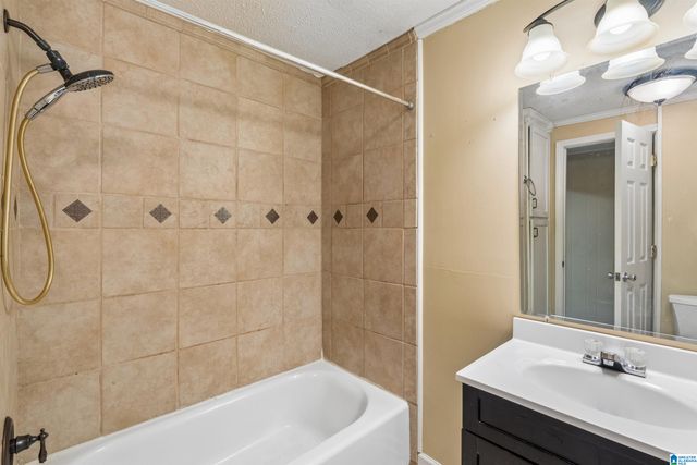 2015 30TH AVENUE N, Hueytown, AL 35023