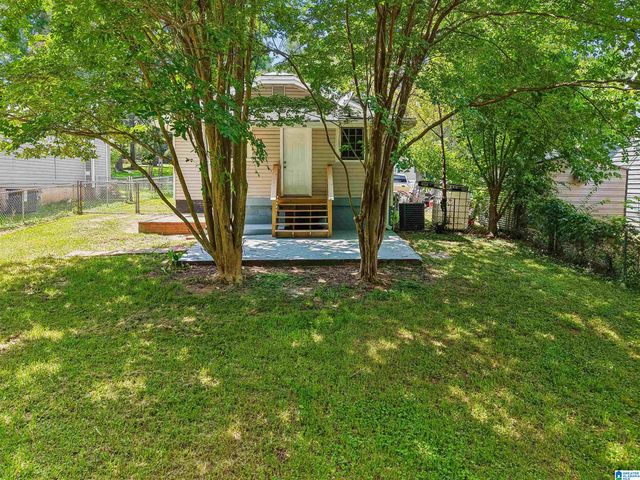 2015 30TH AVENUE N, Hueytown, AL 35023