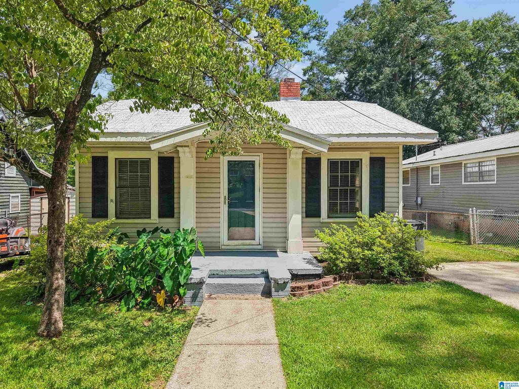 2015 30TH AVENUE N, Hueytown, AL 35023