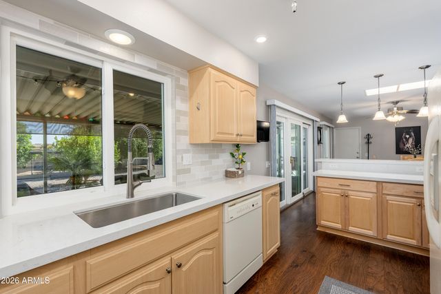 16846 N MEADOW PARK Drive, Sun City, AZ 85351