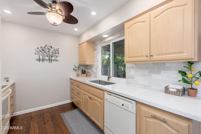 16846 N MEADOW PARK Drive, Sun City, AZ 85351