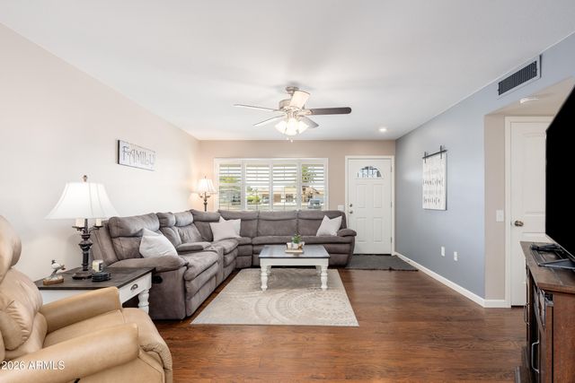16846 N MEADOW PARK Drive, Sun City, AZ 85351