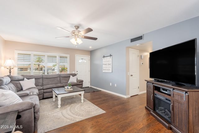 16846 N MEADOW PARK Drive, Sun City, AZ 85351