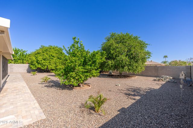 16846 N MEADOW PARK Drive, Sun City, AZ 85351