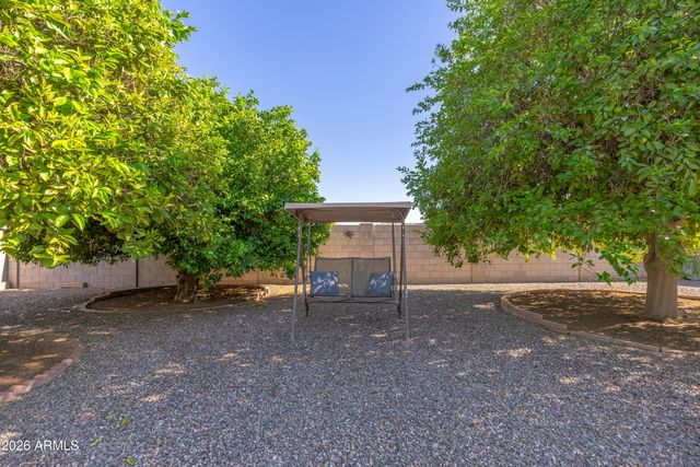 16846 N MEADOW PARK Drive, Sun City, AZ 85351