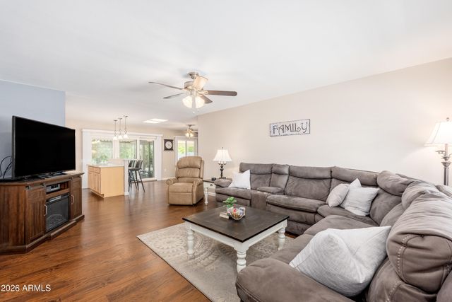 16846 N MEADOW PARK Drive, Sun City, AZ 85351