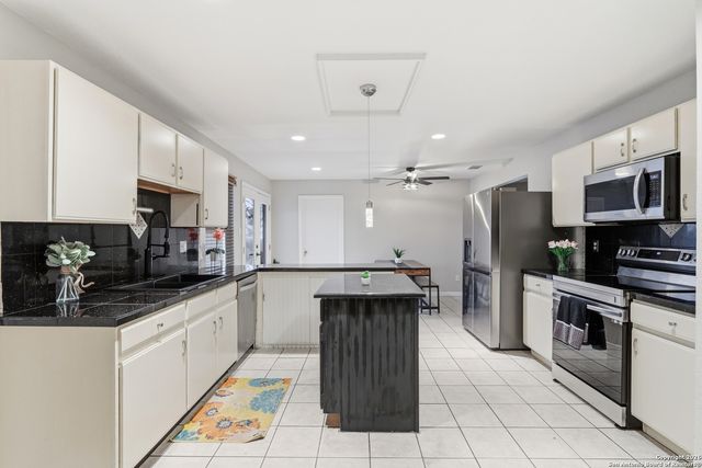 814 Inks Farm, San Antonio, TX 78228