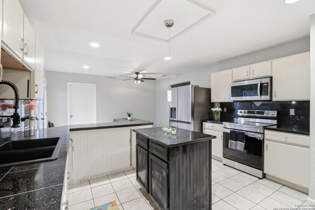 814 Inks Farm, San Antonio, TX 78228