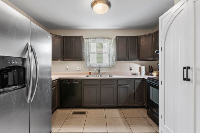 157 Colony Boulevard, Georgetown, KY 40324