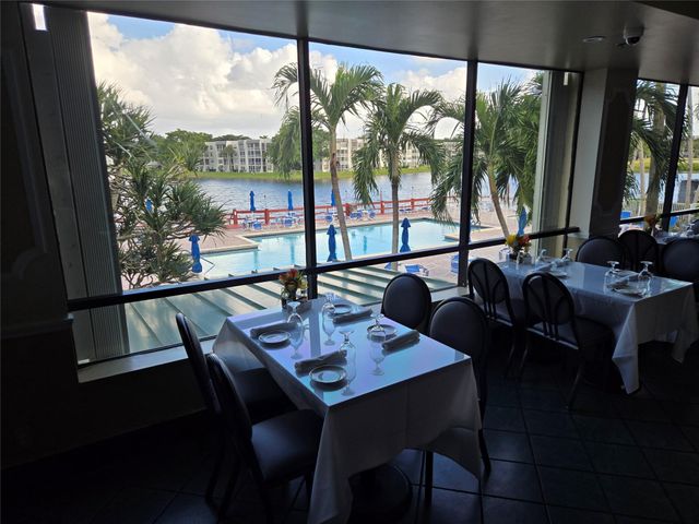 1831 S Sabal Palm Drive 105, Davie, FL 33324