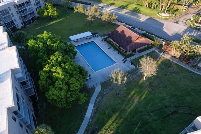 1831 S Sabal Palm Drive 105, Davie, FL 33324