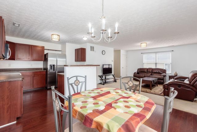 9325 Cliff Springs Trail, Columbus, OH 43240