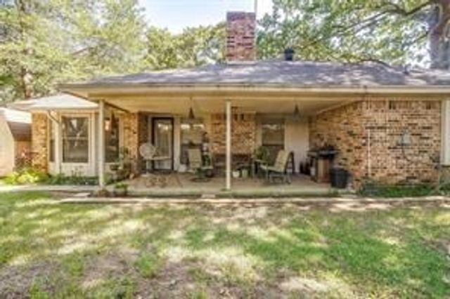 6749 Ridgewood Drive, North Richland Hills, TX 76182