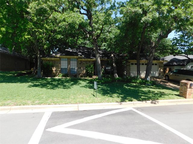 6749 Ridgewood Drive, North Richland Hills, TX 76182