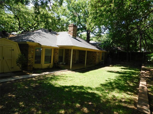 6749 Ridgewood Drive, North Richland Hills, TX 76182