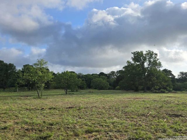 124 Valley Creek, Cedar Creek, TX 78612