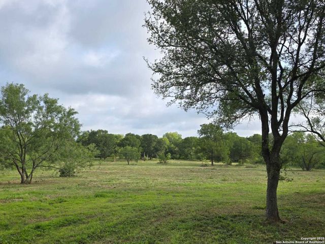124 Valley Creek, Cedar Creek, TX 78612