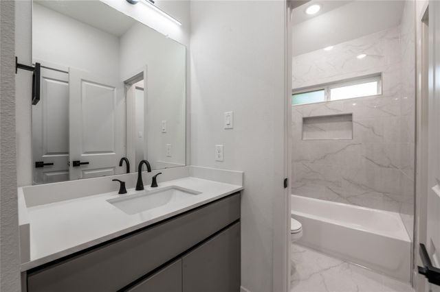 14113A Bridgeport, Houston, TX 77047
