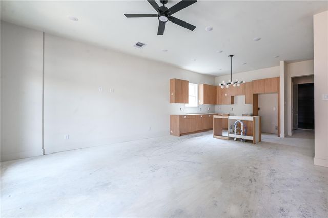14113A Bridgeport, Houston, TX 77047