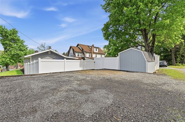 304 Center St, Slippery Rock Boro, PA 16057
