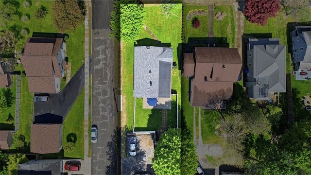 304 Center St, Slippery Rock Boro, PA 16057