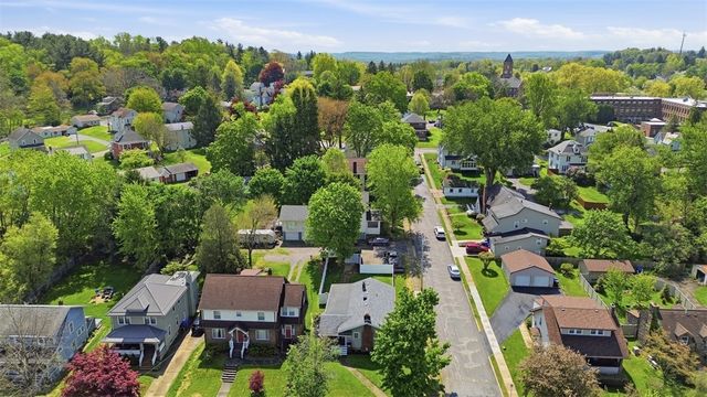 304 Center St, Slippery Rock Boro, PA 16057