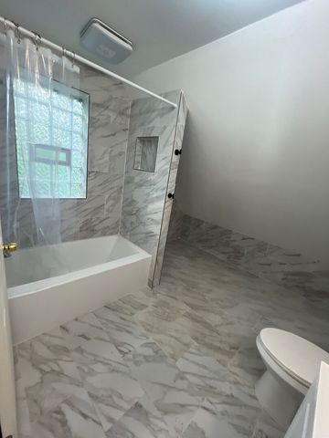 7438 S Champlain Avenue, Chicago, IL 60619