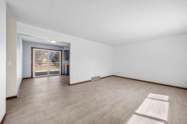 415 6th Street SW, Cokato, MN 55321