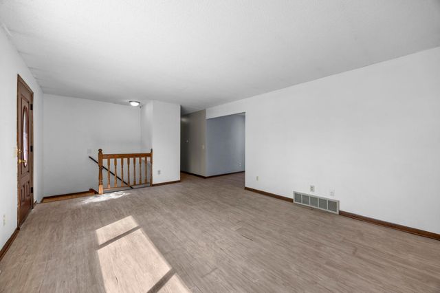 415 6th Street SW, Cokato, MN 55321