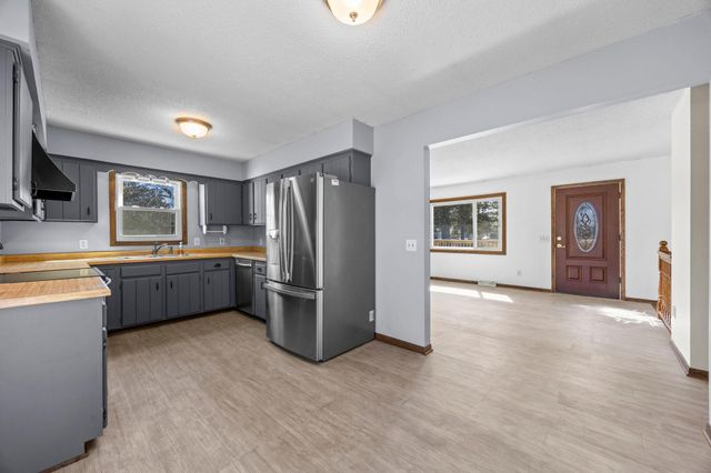 415 6th Street SW, Cokato, MN 55321