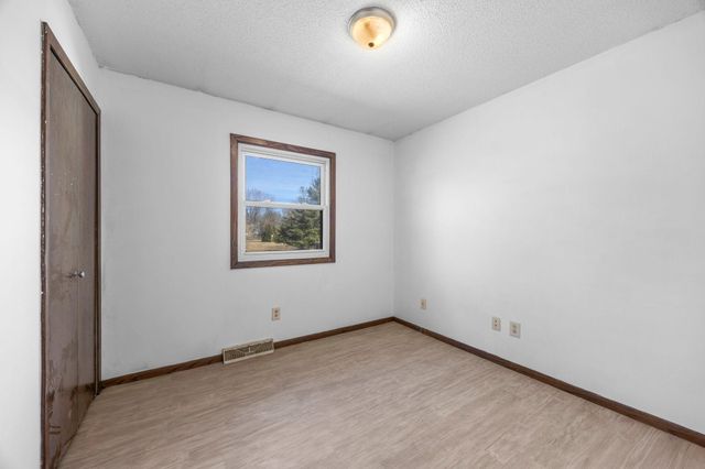 415 6th Street SW, Cokato, MN 55321