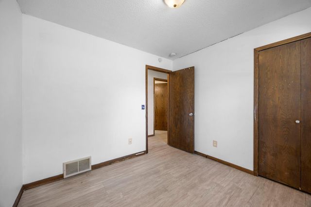 415 6th Street SW, Cokato, MN 55321