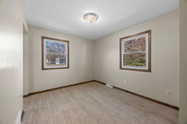 415 6th Street SW, Cokato, MN 55321