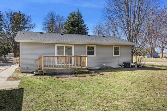 415 6th Street SW, Cokato, MN 55321