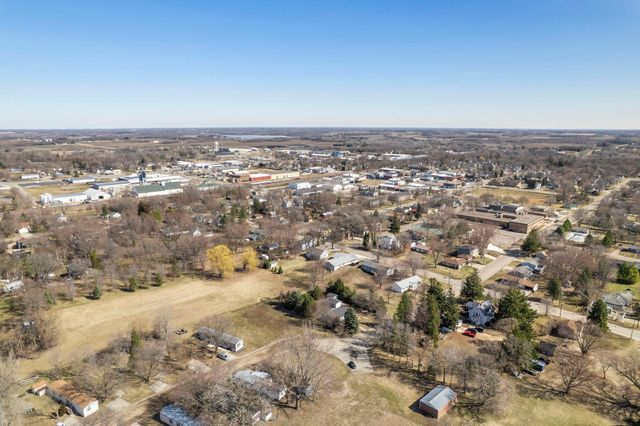 415 6th Street SW, Cokato, MN 55321